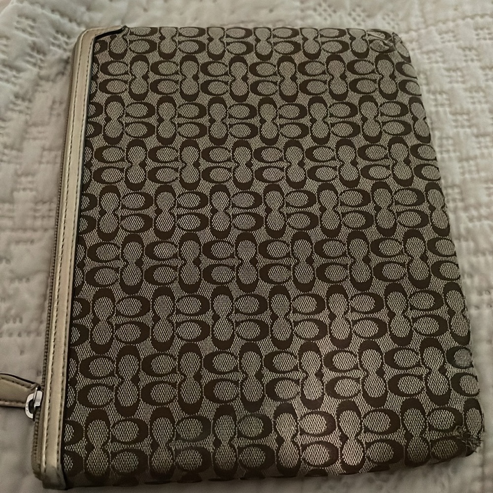 Coach mini signature case